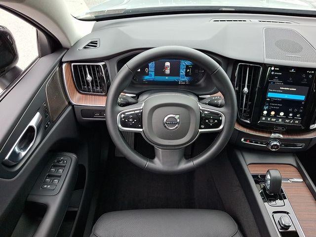 2024 Volvo XC60 Recharge Plug-In Hybrid T8 eAWD PHEV Plus Dark Theme