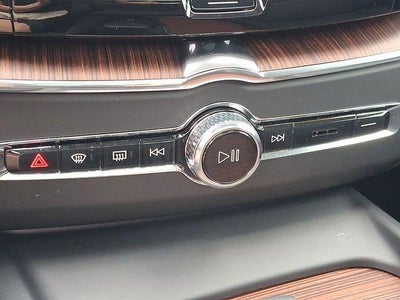 2024 Volvo XC60 Recharge Plug-In Hybrid T8 eAWD PHEV Plus Dark Theme