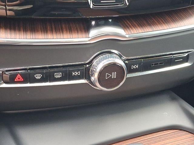 2024 Volvo XC60 Recharge Plug-In Hybrid T8 eAWD PHEV Plus Dark Theme