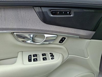 2026 Volvo XC90 Plug-In Hybrid T8 AWD Ultra 6-Seater