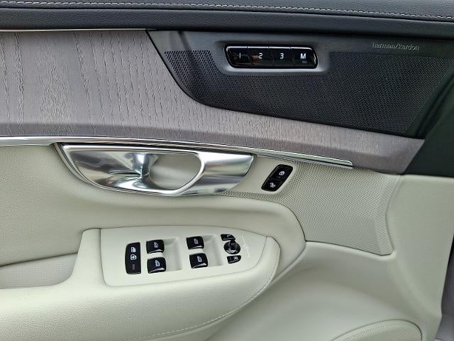 2026 Volvo XC90 Plug-In Hybrid T8 AWD Ultra 6-Seater