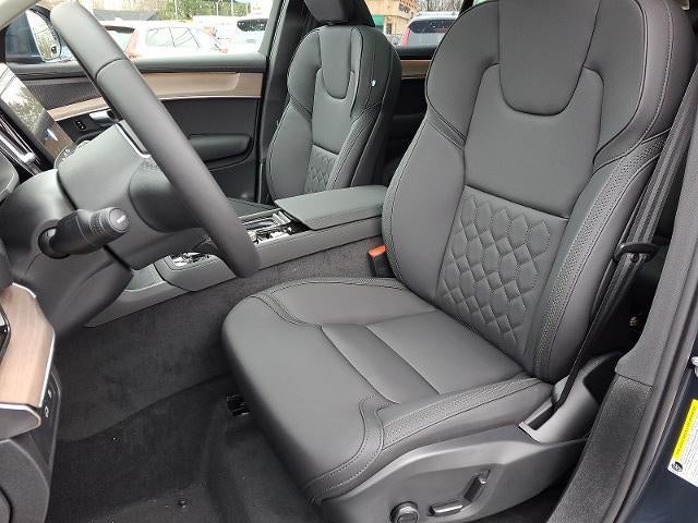 2026 Volvo XC90 Plug-In Hybrid T8 AWD Plus 7-Seater