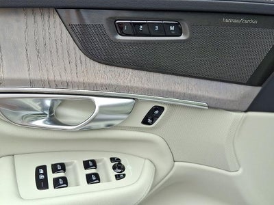 2026 Volvo XC90 Plug-In Hybrid T8 AWD Ultra 7-Seater