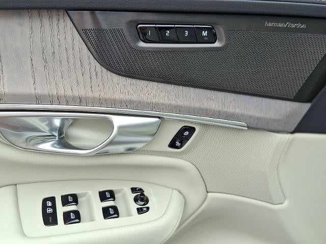 2026 Volvo XC90 Plug-In Hybrid T8 AWD Ultra 7-Seater