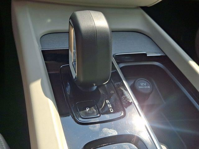 2025 Volvo XC60 Plug-In Hybrid T8 AWD Plus