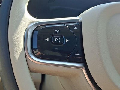 2025 Volvo XC60 Plug-In Hybrid T8 AWD Plus