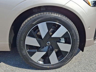 2025 Volvo XC60 Plug-In Hybrid T8 AWD Plus