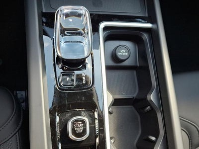 2026 Volvo XC60 Plug-In Hybrid T8 AWD Plus