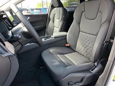 2026 Volvo XC60 Plug-In Hybrid T8 AWD Plus