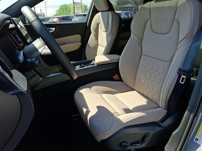 2026 Volvo XC60 Plug-In Hybrid T8 AWD Plus