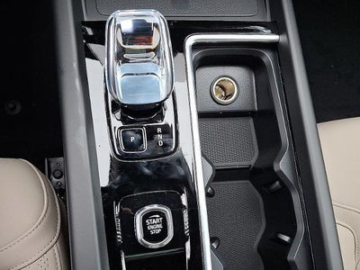 2026 Volvo XC60 Plug-In Hybrid T8 AWD Plus