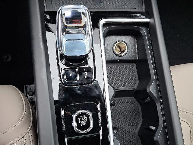 2026 Volvo XC60 Plug-In Hybrid T8 AWD Plus