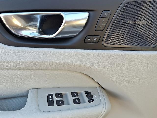 2026 Volvo XC60 Plug-In Hybrid T8 AWD Ultra