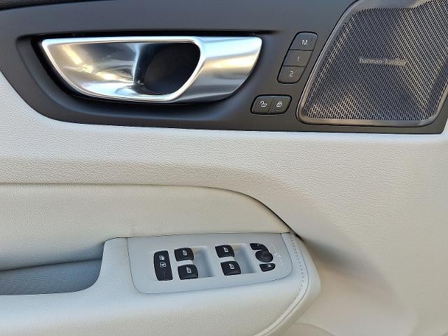 2026 Volvo XC60 Plug-In Hybrid T8 AWD Ultra