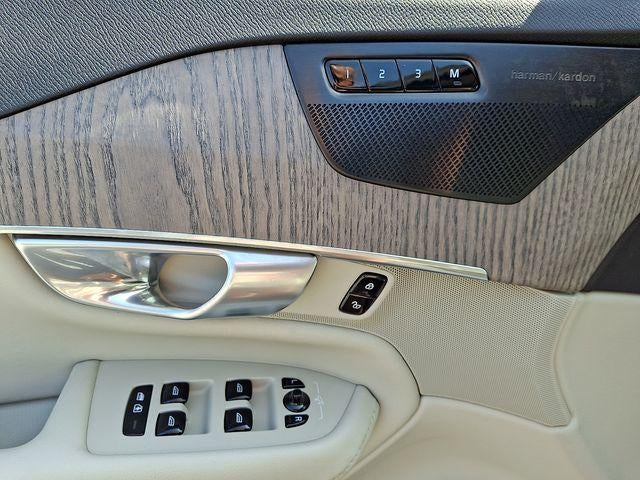2024 Volvo XC90 B5 AWD Plus Bright Theme 7P