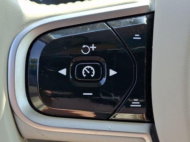 2024 Volvo XC90 B5 AWD Plus Bright Theme 7P