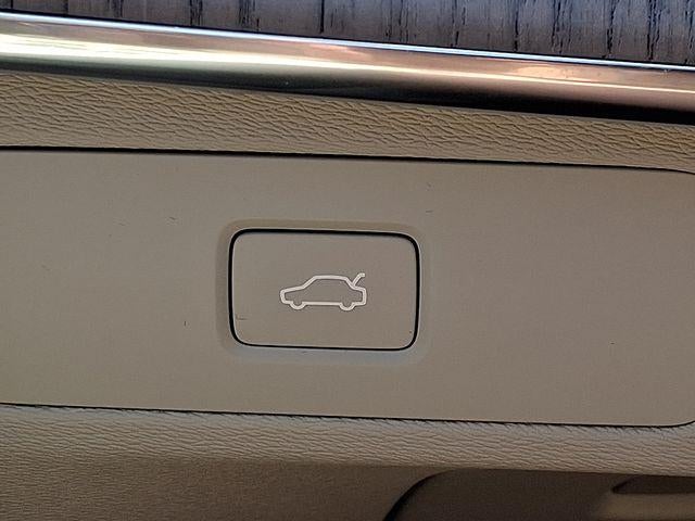 2024 Volvo XC90 B5 AWD Plus Bright Theme 7P