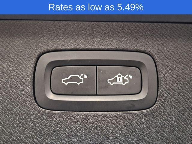 2023 Volvo XC90 B5 AWD Core 7P