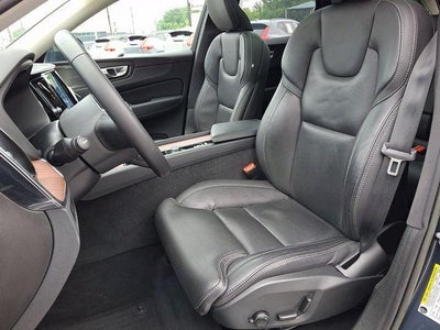 2023 Volvo XC60 B5 AWD Ultimate Bright Theme