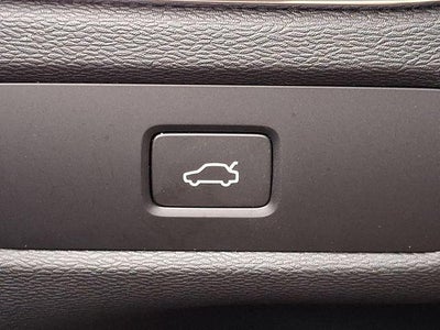 2023 Volvo XC60 B5 AWD Ultimate Bright Theme