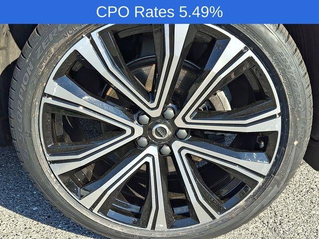 2023 Volvo XC60 B5 AWD Ultimate Bright Theme
