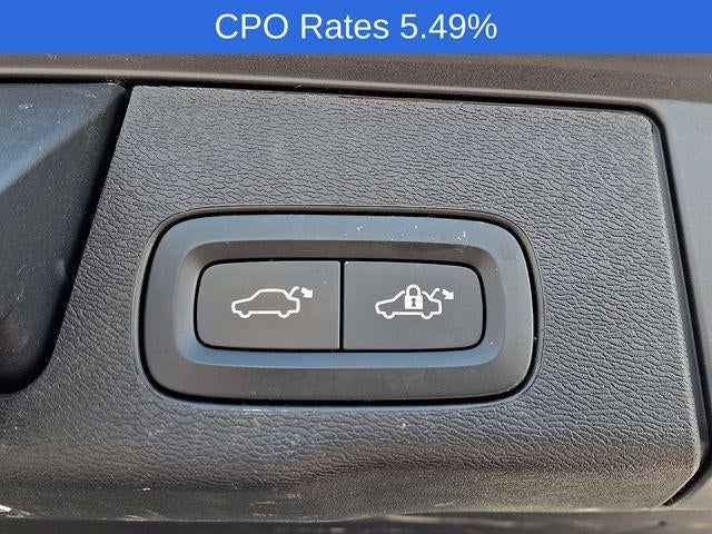 2023 Volvo XC60 B5 AWD Ultimate Bright Theme