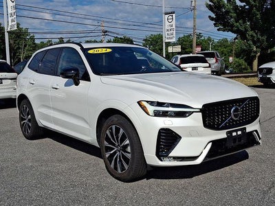2024 Volvo XC60 B5 AWD Core Dark Theme