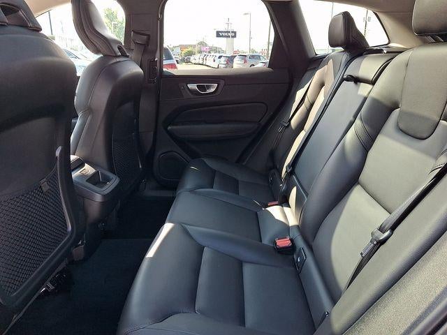 2024 Volvo XC60 B5 AWD Core Dark Theme