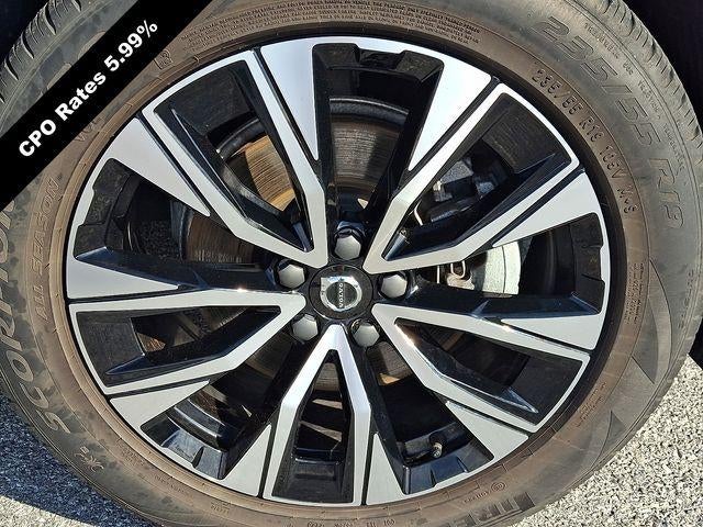 2024 Volvo XC60 B5 AWD Core Dark Theme
