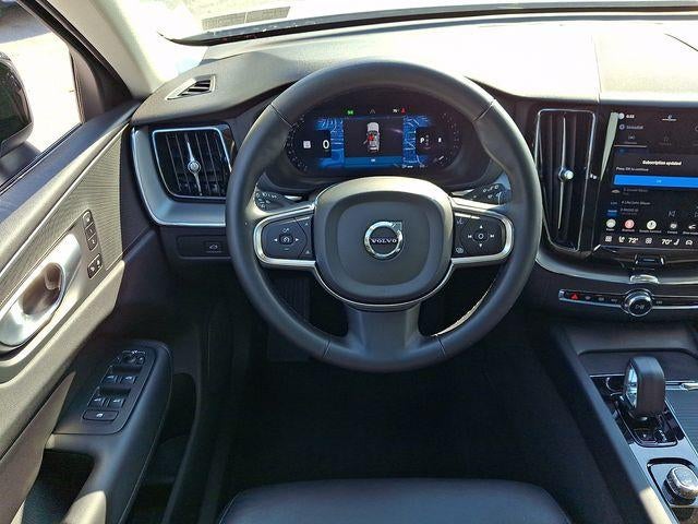 2024 Volvo XC60 B5 AWD Core Dark Theme