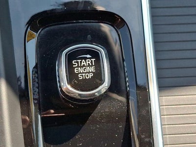 2024 Volvo XC60 B5 AWD Core Dark Theme