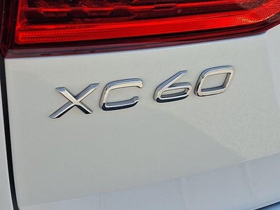 2024 Volvo XC60 B5 AWD Core Dark Theme
