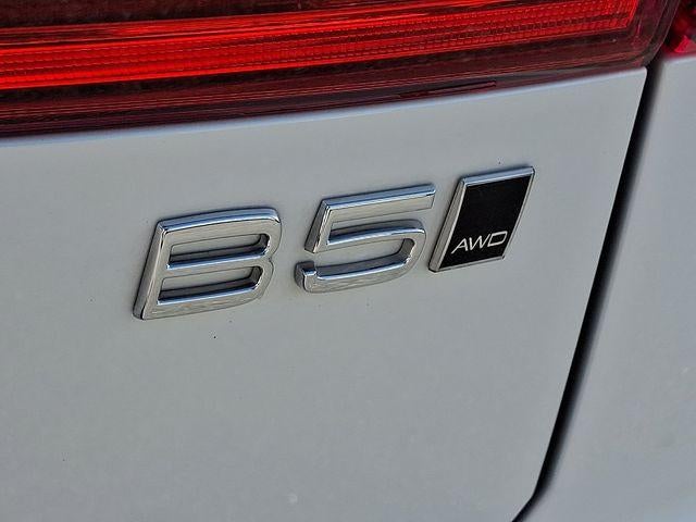 2024 Volvo XC60 B5 AWD Core Dark Theme