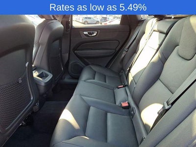 2022 Volvo XC60 B5 AWD Momentum