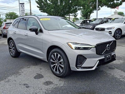 2024 Volvo XC60 B5 AWD Plus Dark Theme