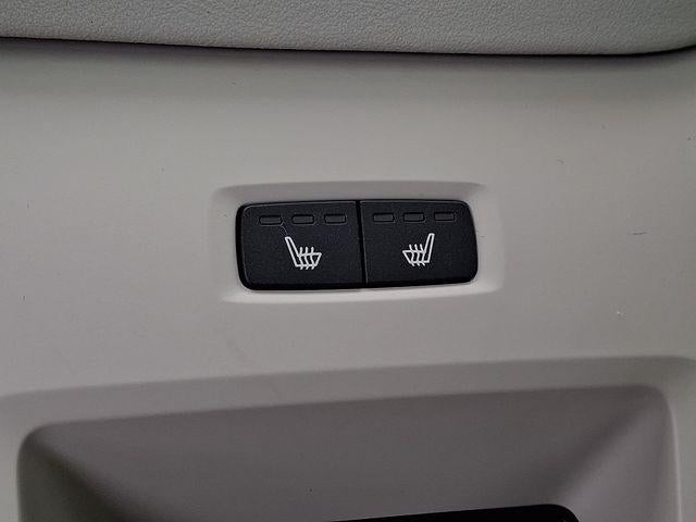 2024 Volvo XC60 B5 AWD Plus Dark Theme