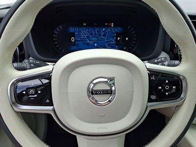 2024 Volvo XC60 B5 AWD Plus Dark Theme