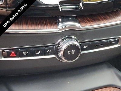 2024 Volvo XC60 B5 AWD Plus Dark Theme