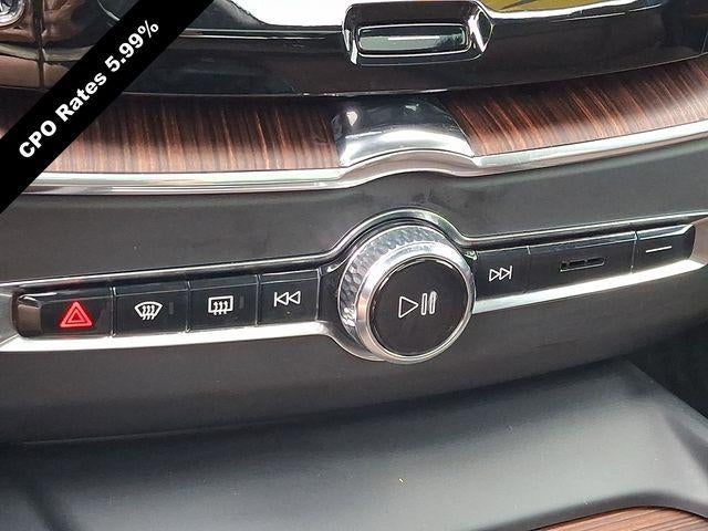 2024 Volvo XC60 B5 AWD Plus Dark Theme