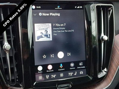 2024 Volvo XC60 B5 AWD Plus Dark Theme