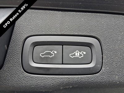 2024 Volvo XC60 B5 AWD Plus Dark Theme