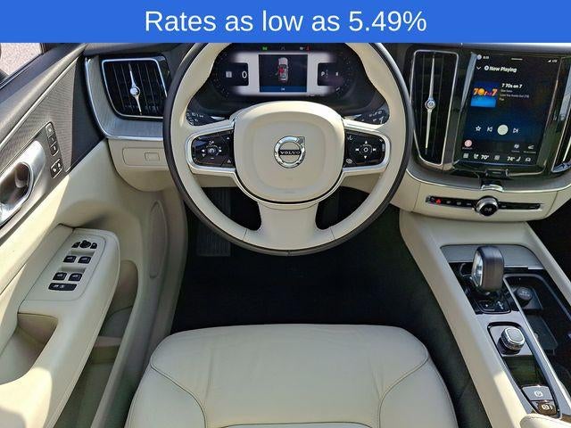 2024 Volvo XC60 B5 AWD Plus Dark Theme