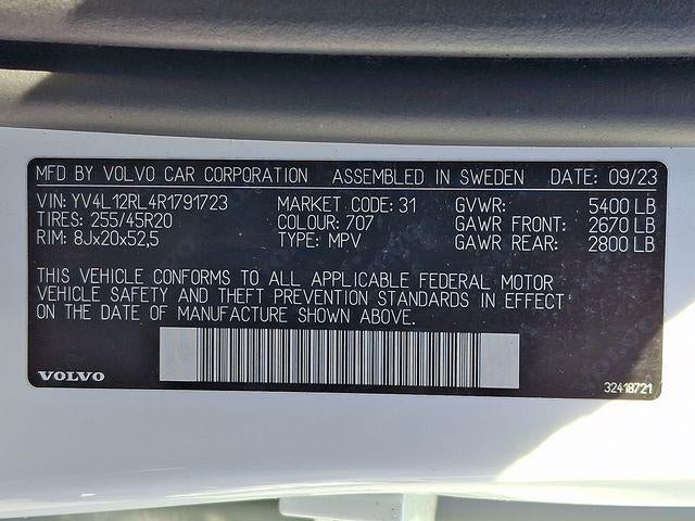 2024 Volvo XC60 B5 AWD Plus Dark Theme