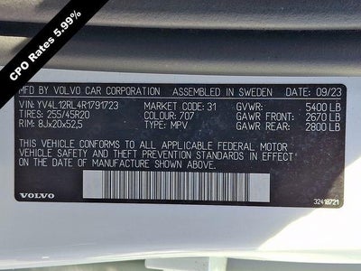 2024 Volvo XC60 B5 AWD Plus Dark Theme
