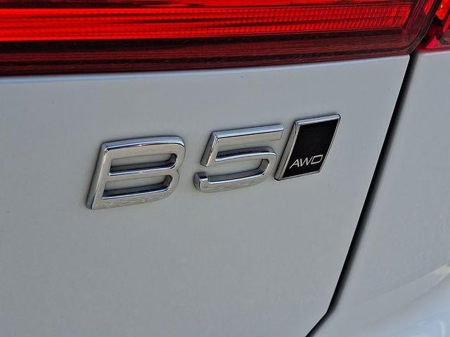 2024 Volvo XC60 B5 AWD Plus Dark Theme