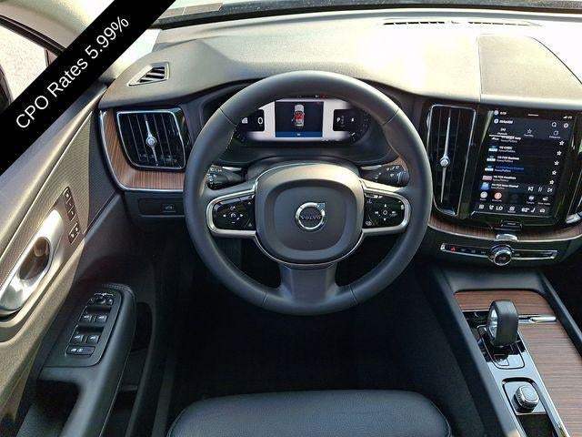 2024 Volvo XC60 B5 AWD Plus Dark Theme