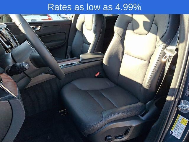 2024 Volvo XC60 B5 AWD Plus Dark Theme