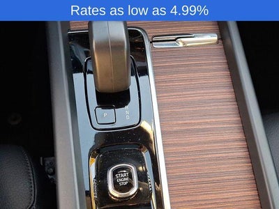 2024 Volvo XC60 B5 AWD Plus Dark Theme