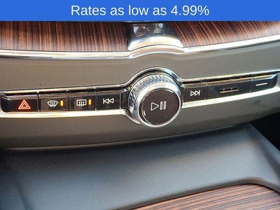 2024 Volvo XC60 B5 AWD Plus Dark Theme