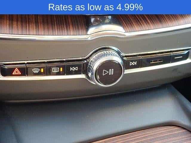 2024 Volvo XC60 B5 AWD Plus Dark Theme